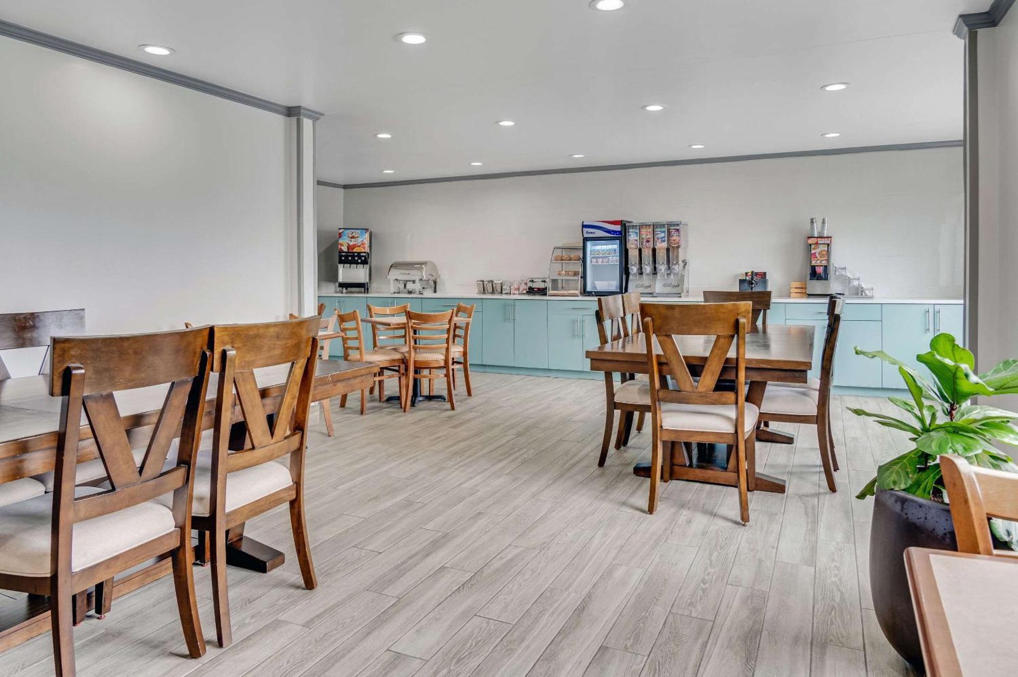 Country Inn & Suites By Radisson, Grand Rapids Airport, Mi Luaran gambar